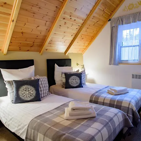 Kaszuby - Jezioro I Zoo W Szarlocie * Kościerzyna