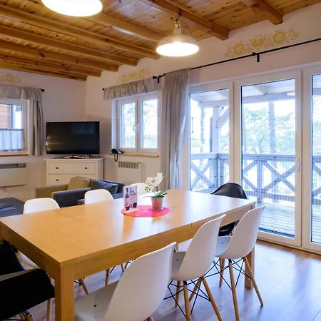 פארק נופש Kaszuby - Jezioro I Zoo W Szarlocie *