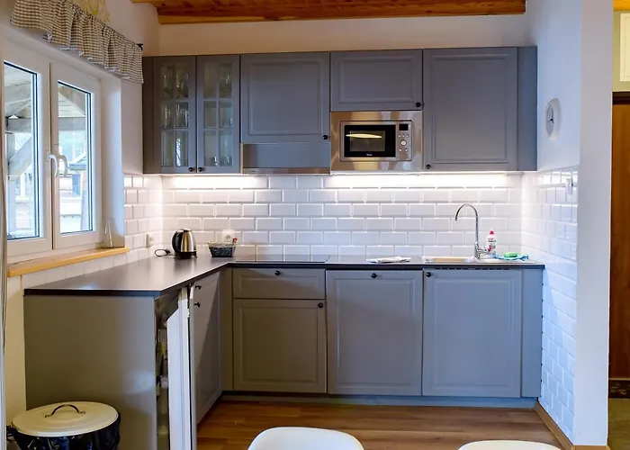 Kaszuby - Jezioro I Zoo W Szarlocie Semesterpark Kościerzyna