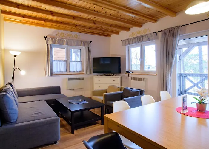 Semesterpark Kaszuby - Jezioro I Zoo W Szarlocie