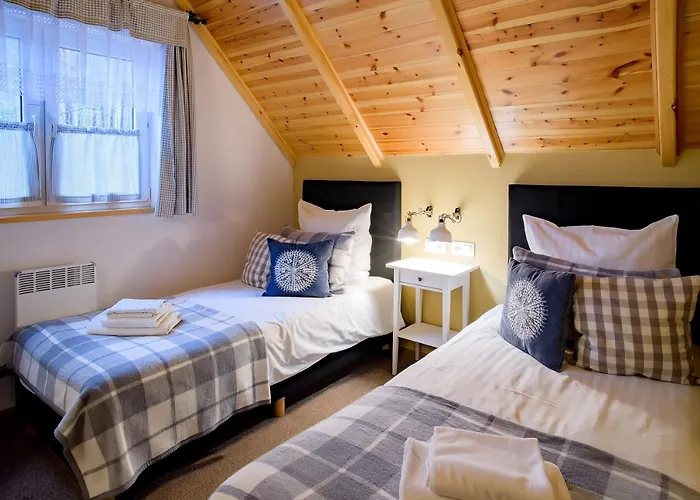 Semesterpark Kaszuby - Jezioro I Zoo W Szarlocie *