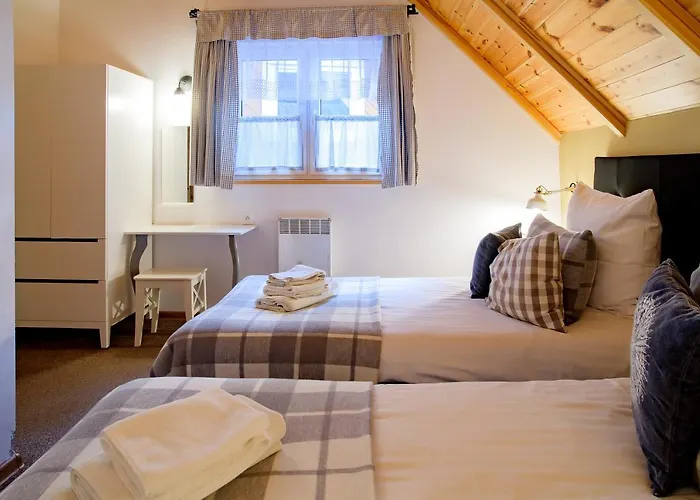 Kaszuby - Jezioro I Zoo W Szarlocie Kościerzyna