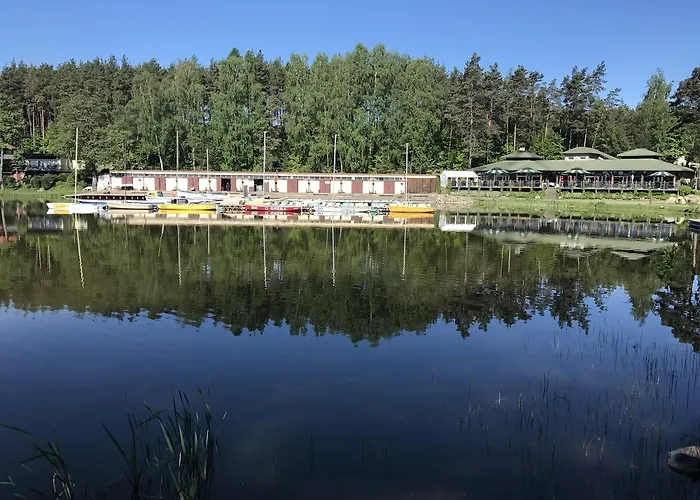 Kaszuby - Jezioro I Zoo W Szarlocie Semesterpark Kościerzyna