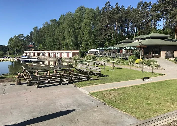 Kaszuby - Jezioro I Zoo W Szarlocie *