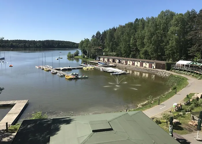 Kaszuby - Jezioro I Zoo W Szarlocie * Kościerzyna